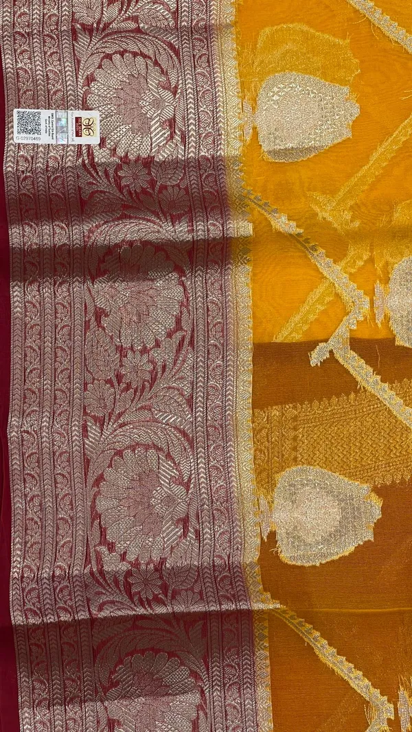 Humairah_Pure_Handloom_Gold_Organza_Floral_Zari_Booti_Ada_Stripe_with_Contrast_Red_Big_Floral_Boota_Pallu_Zari_Border_and_Red_Blouse