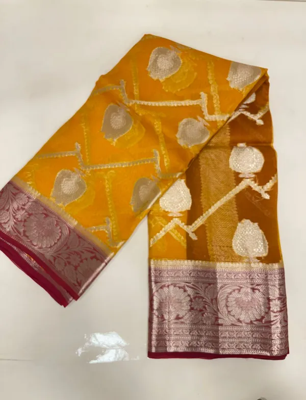 Humairah_Pure_Handloom_Gold_Organza_Floral_Zari_Booti_Ada_Stripe_with_Contrast_Red_Big_Floral_Boota_Pallu_Zari_Border_and_Red_Blouse