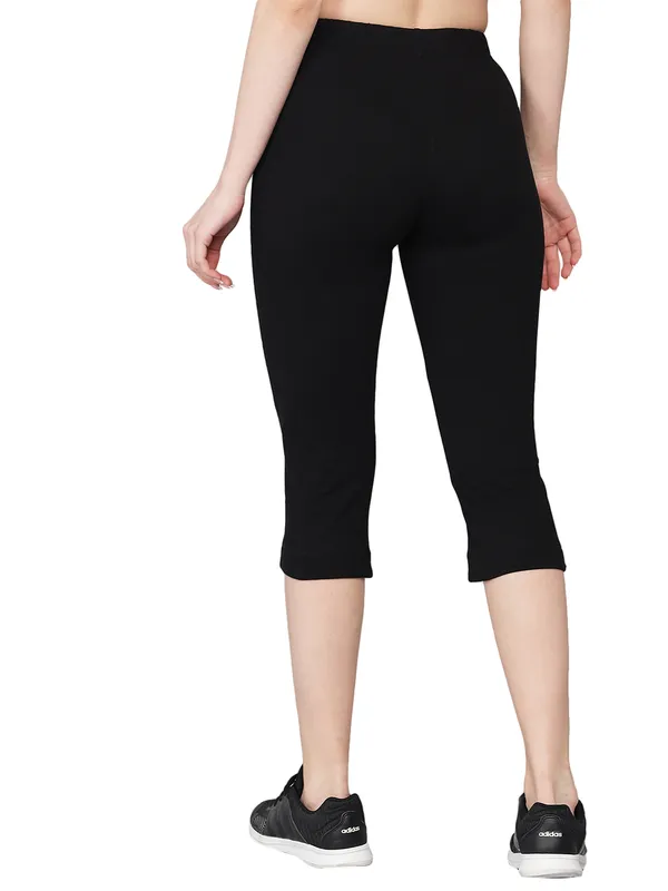 Black_Lower_Capri__Comfortable,_Stylish_And_Trendy_Casual_Wear