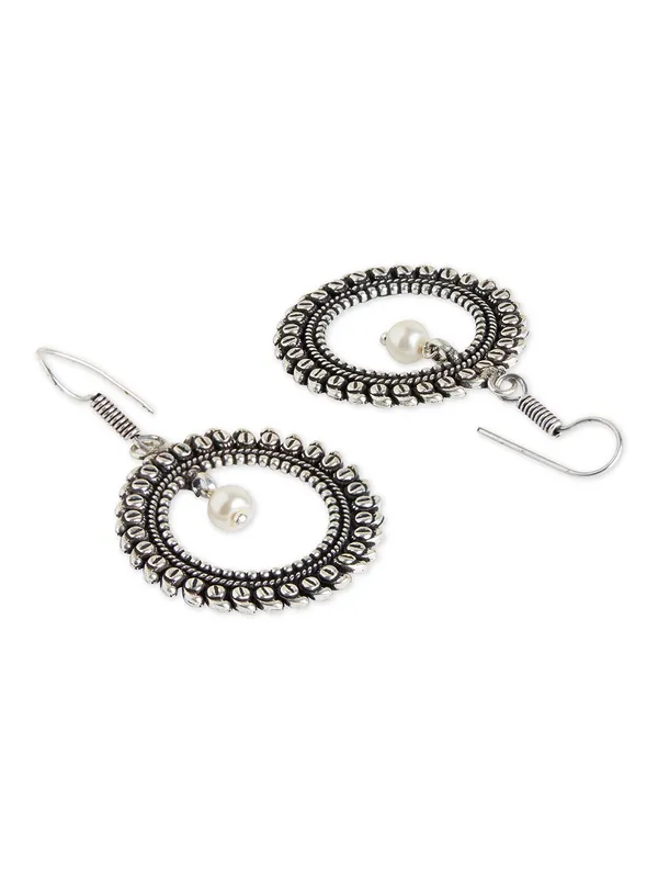 silver_plated_round_pearl_earring