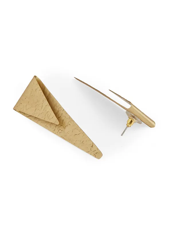 gold_plated_scalene_trangle_shape_earring