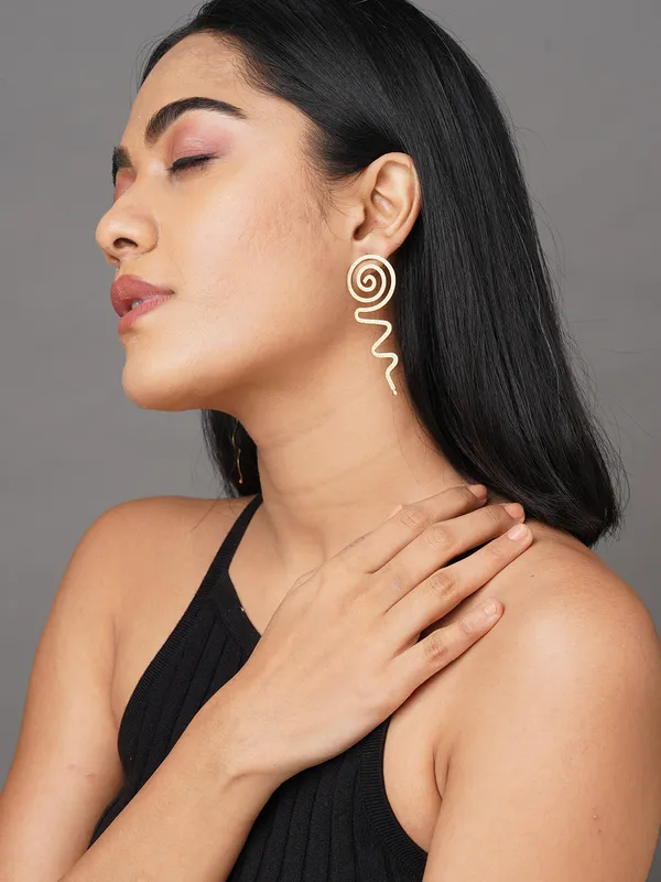 gold_toned_zigzag_earring