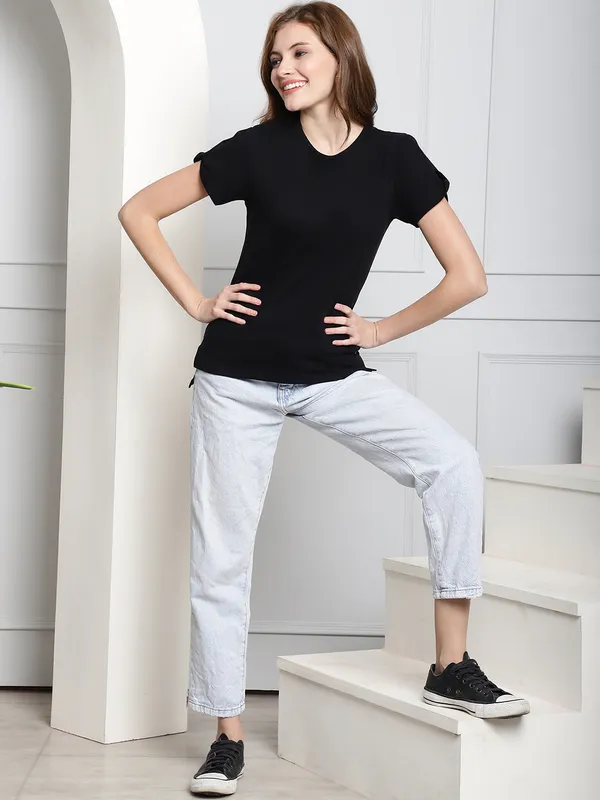 Black_Cotton_Round_Neck_Short_Sleeves_Solid_Casual_T-Shirt_For_Women