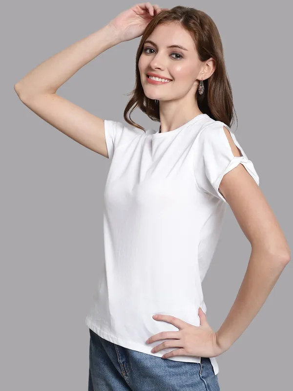 White_Cotton_Round_Neck_Short_Sleeves_Solid_Casual_T-Shirt_For_Women