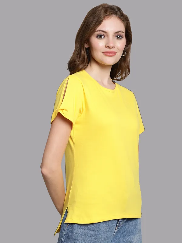Yellow_Cotton_Round_Neck_Short_Sleeves_Solid_Casual_T-Shirt_For_Women