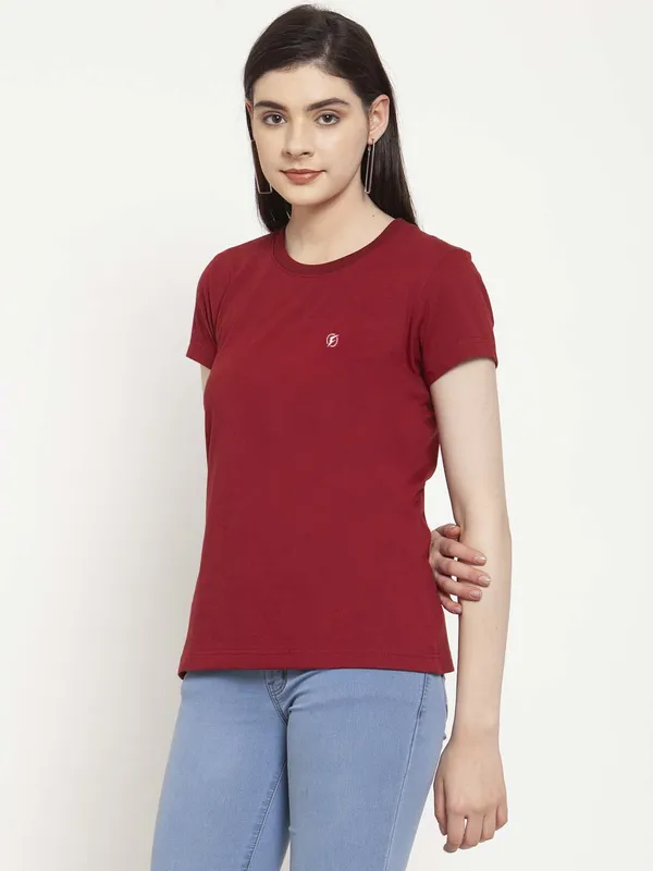 Maroon_Cotton_Round_Neck_Short_Sleeves_Solid_Casual_T-Shirt_For_Women