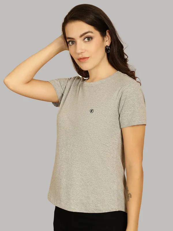 Grey_Cotton_Round_Neck_Short_Sleeves_Solid_Casual_T-Shirt_For_Women