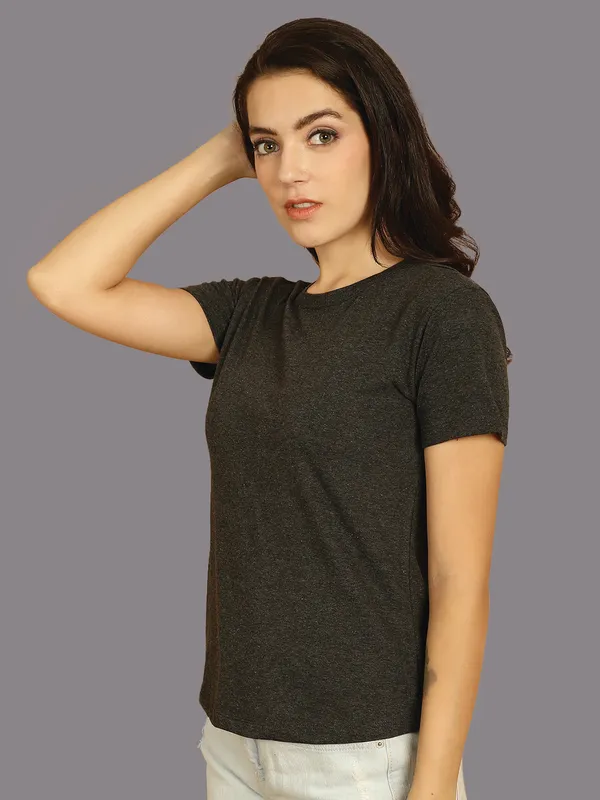 Grey_Cotton_Round_Neck_Short_Sleeves_Solid_Casual_T-Shirt_For_Women