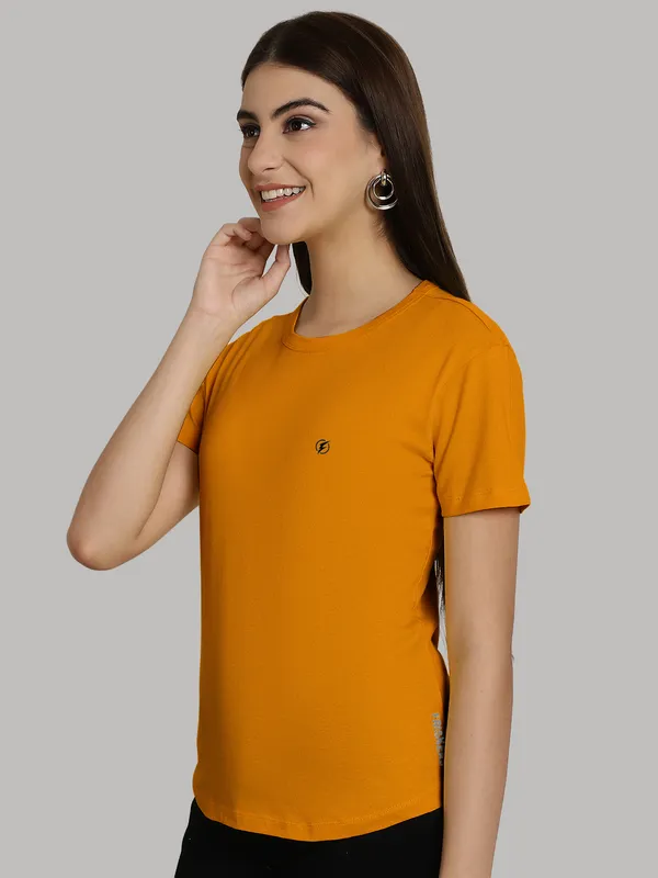 Mustard_Cotton_Round_Neck_Short_Sleeves_Solid_Casual_T-Shirt_For_Women