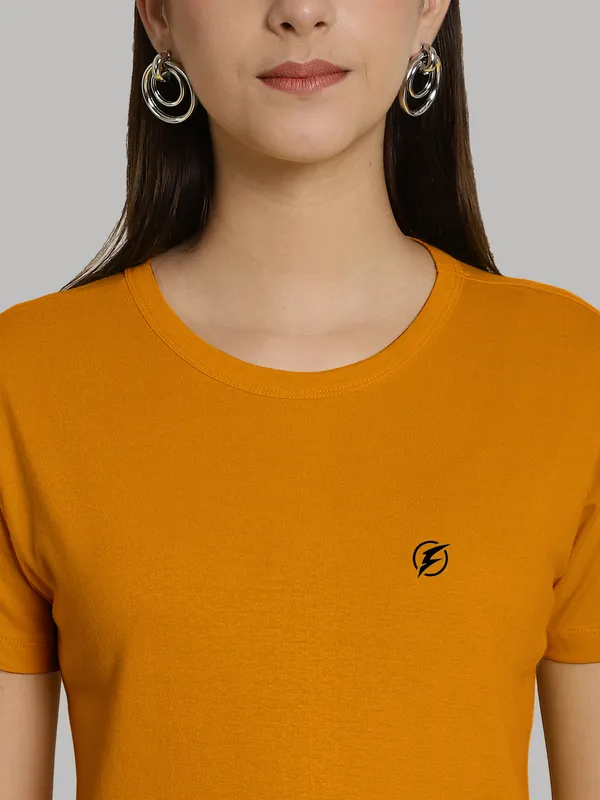 Mustard_Cotton_Round_Neck_Short_Sleeves_Solid_Casual_T-Shirt_For_Women