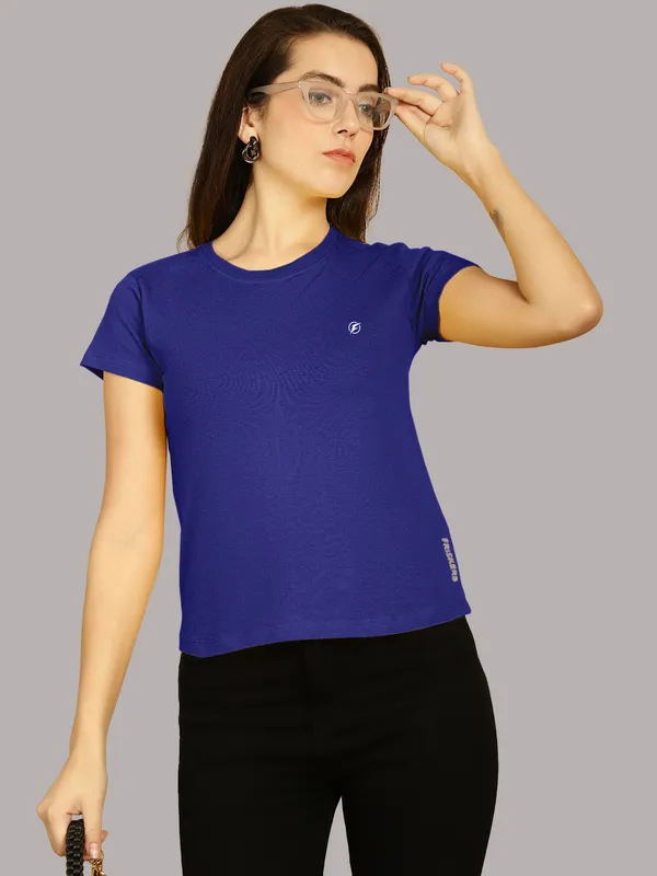 Blue_Cotton_Round_Neck_Short_Sleeves_Solid_Casual_T-Shirt_For_Women