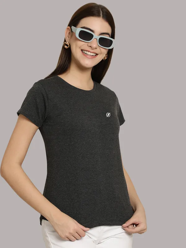 Grey_Cotton_Round_Neck_Short_Sleeves_Solid_Casual_T-Shirt_For_Women
