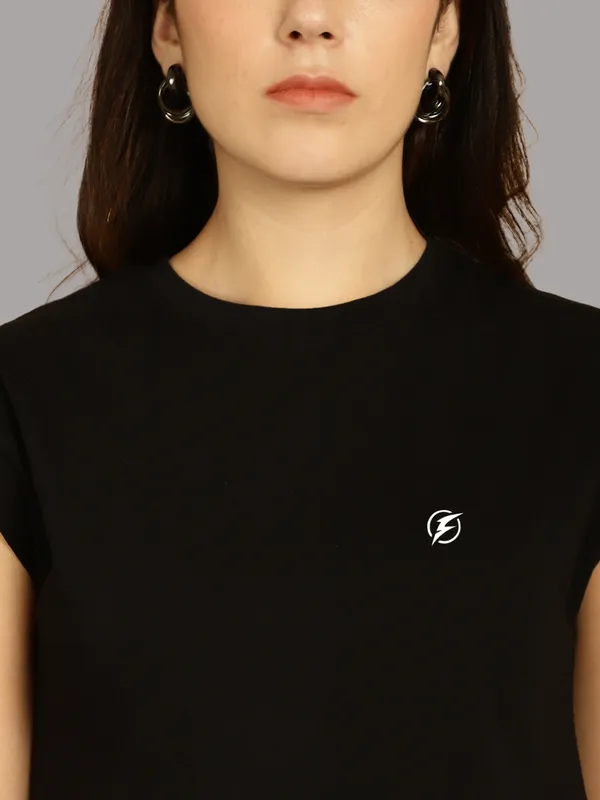 Black_Cotton_Round_Neck_Extended_Sleeves_Solid_Casual_T-Shirt_For_Women