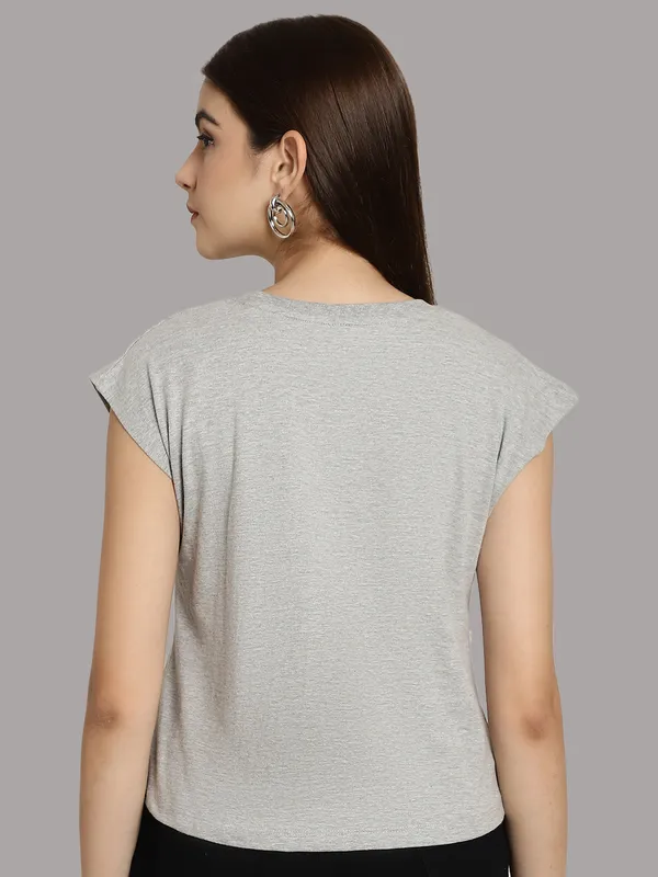 Grey_Cotton_Round_Neck_Extended_Sleeves_Solid_Casual_T-Shirt_For_Women