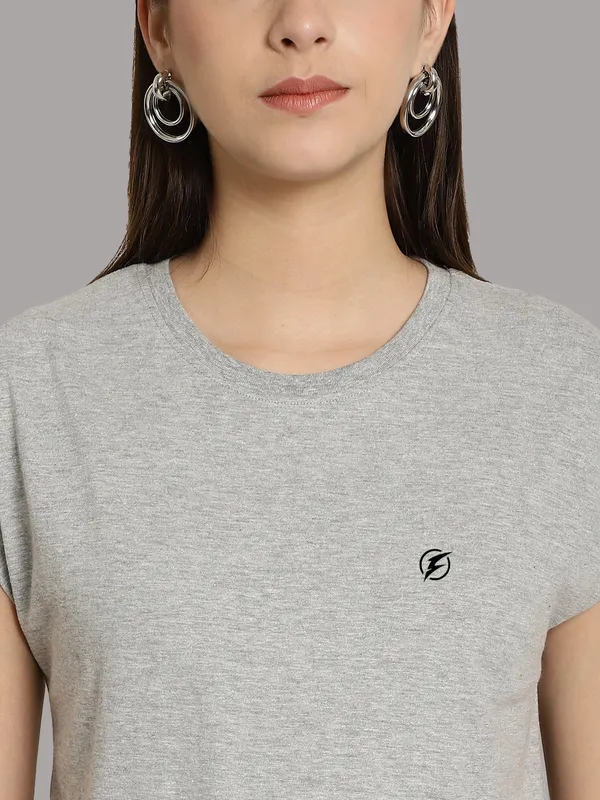Grey_Cotton_Round_Neck_Extended_Sleeves_Solid_Casual_T-Shirt_For_Women