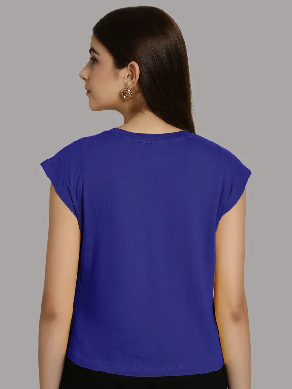Blue_Cotton_Round_Neck_Extended_Sleeves_Solid_Casual_T-Shirt_For_Women