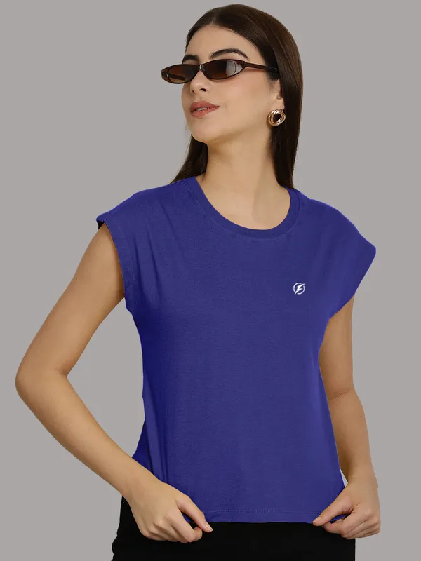 Blue_Cotton_Round_Neck_Extended_Sleeves_Solid_Casual_T-Shirt_For_Women