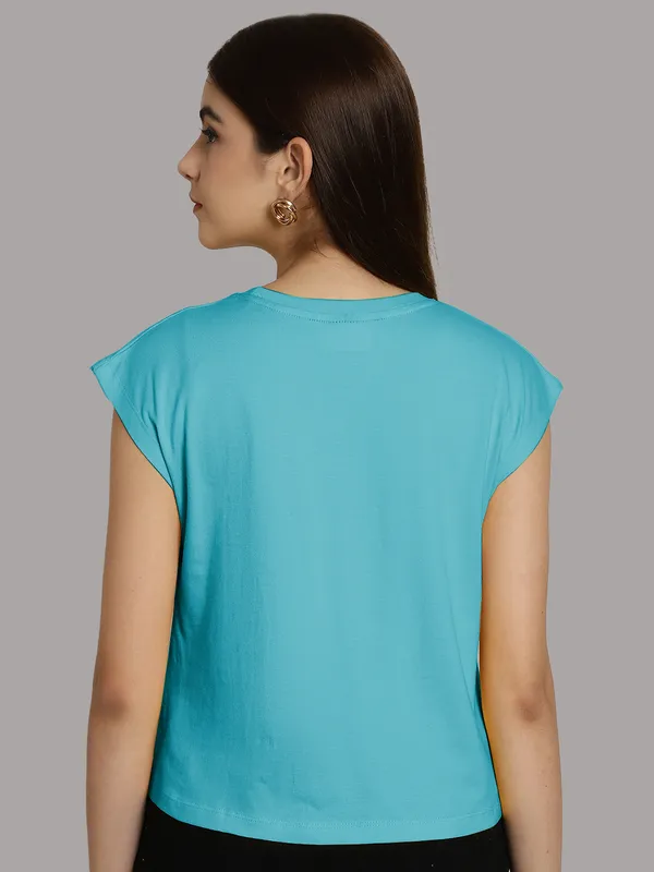 Turquoise_Blue_Cotton_Round_Neck_Extended_Sleeves_Solid_Casual_T-Shirt_For_Women