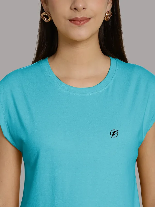 Turquoise_Blue_Cotton_Round_Neck_Extended_Sleeves_Solid_Casual_T-Shirt_For_Women