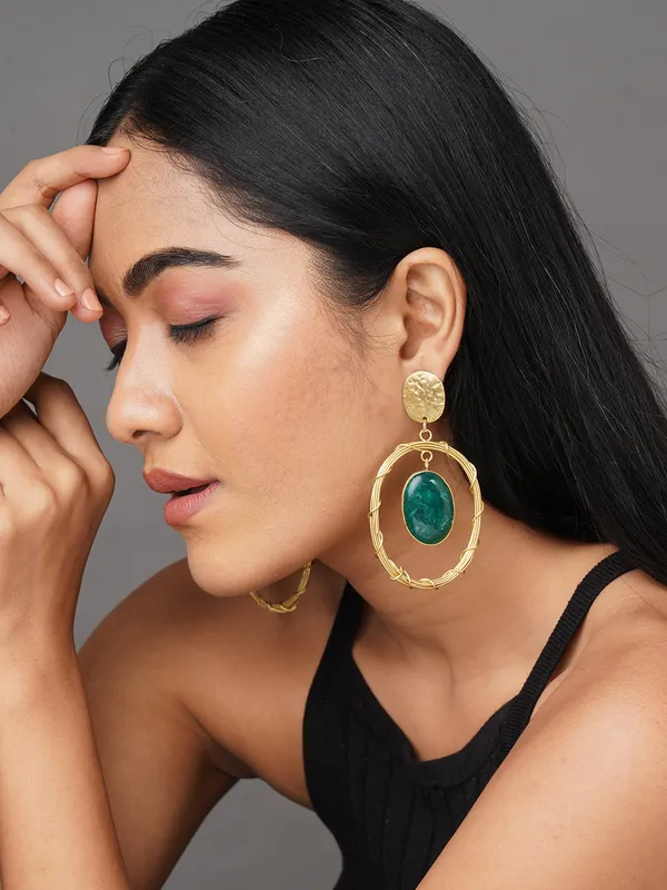 gold_plated_oval_green_stone_earring