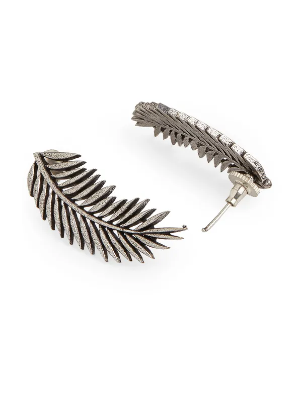 silver_plated_leaf_shaped_earring