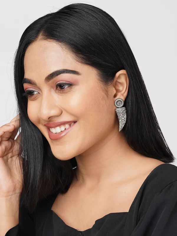 Silver-Toned_&_silver_Oxidised_Contemporary_Drop_Earrings