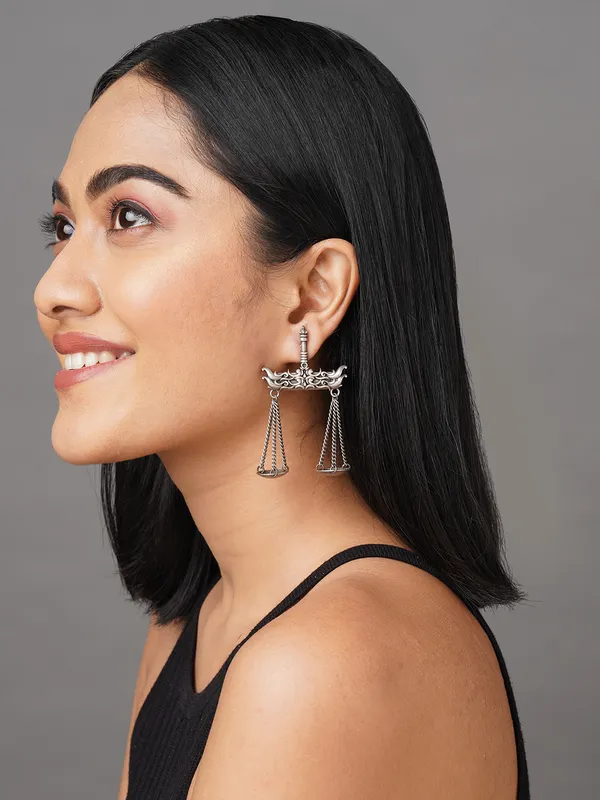 Silver_toned_taraju_contemporary_drop_earring