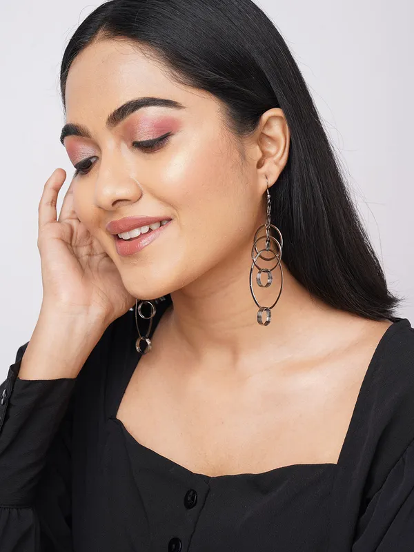 Women_german_silver_toned_hoops_earring