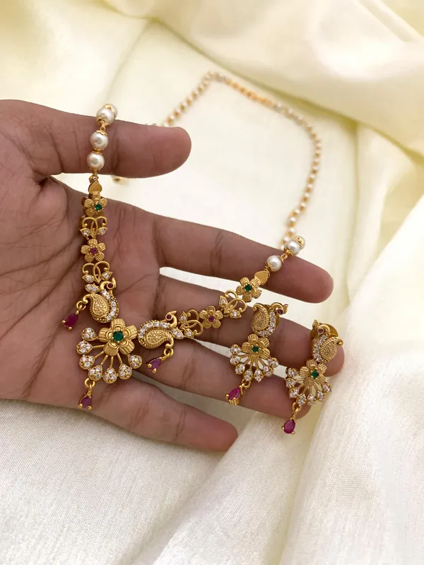 SHELLY_AD_MATTE_LONG_NECKLACE_WITH_EARRING