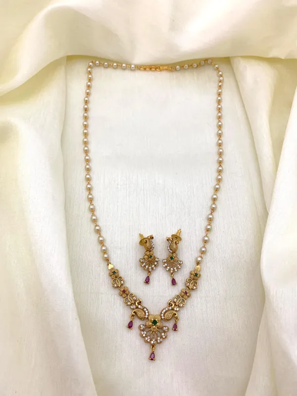 SHELLY_AD_MATTE_LONG_NECKLACE_WITH_EARRING
