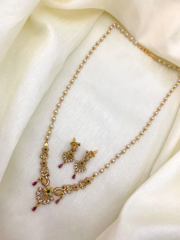 SHELLY_AD_MATTE_LONG_NECKLACE_WITH_EARRING