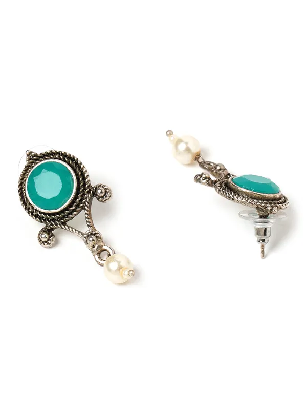 Silver_toned_contemporay_green_earring