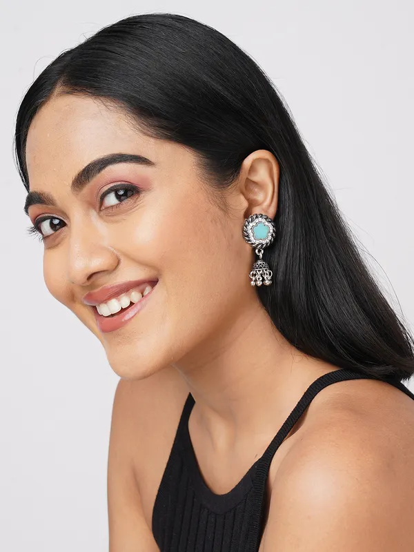 Women_contemporary_green_stud
