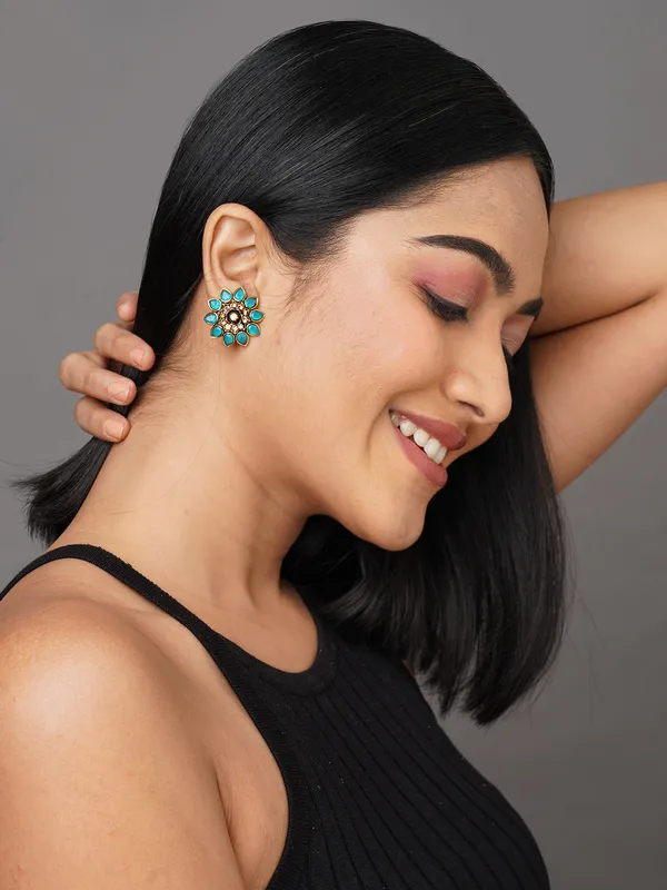 Gold_toned_sky_blue_studs