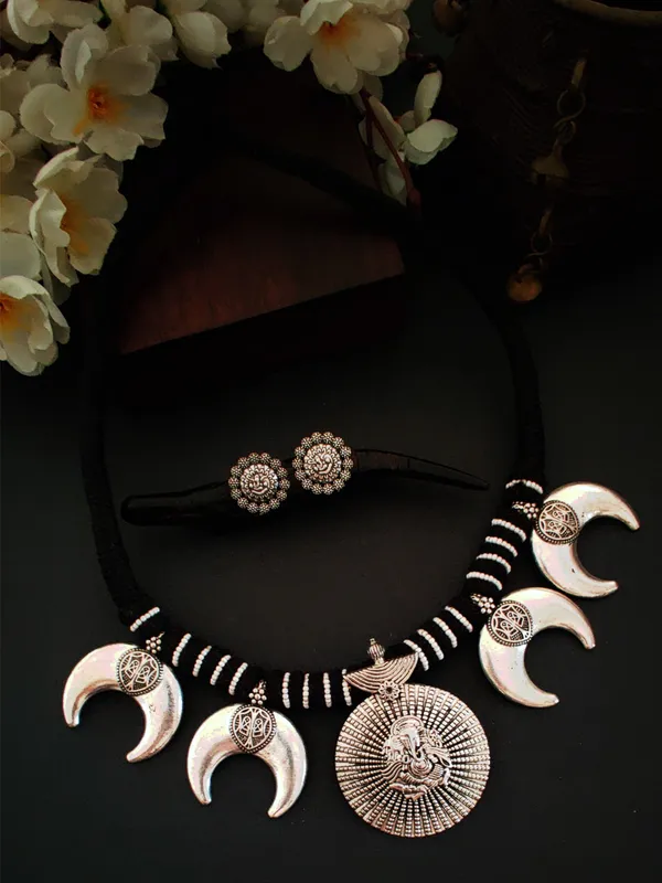 Silver_Plated_And_Black_Ganpati_Moon_Antique_Jewllery_Set