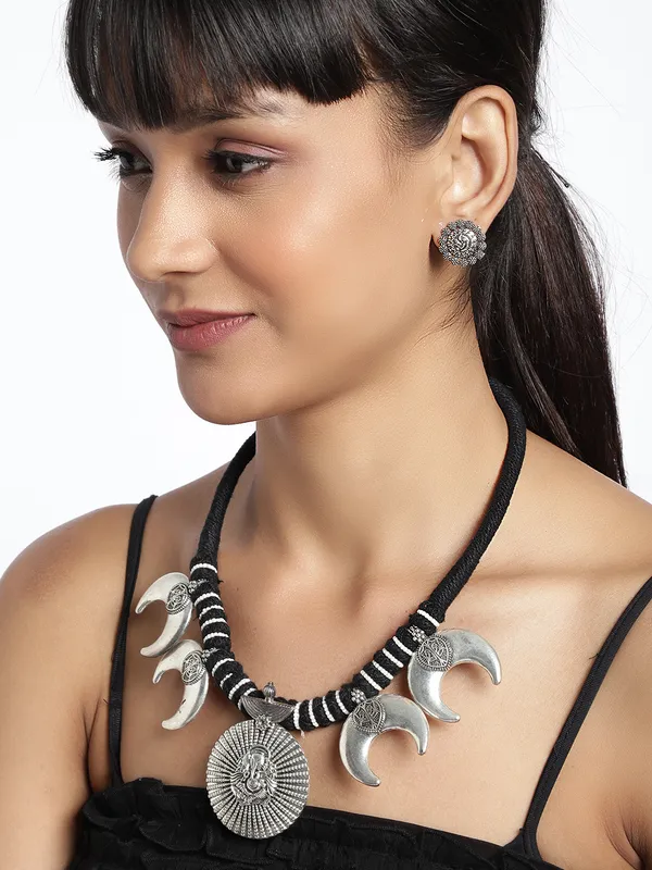 Silver_Plated_And_Black_Ganpati_Moon_Antique_Jewllery_Set