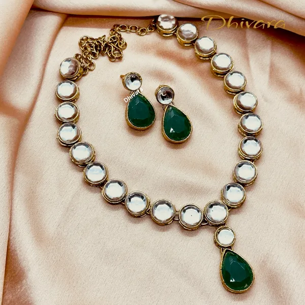 Gold_Alloy_Copper_Jewellery_Set_For_Women_Necklace_And_Earings