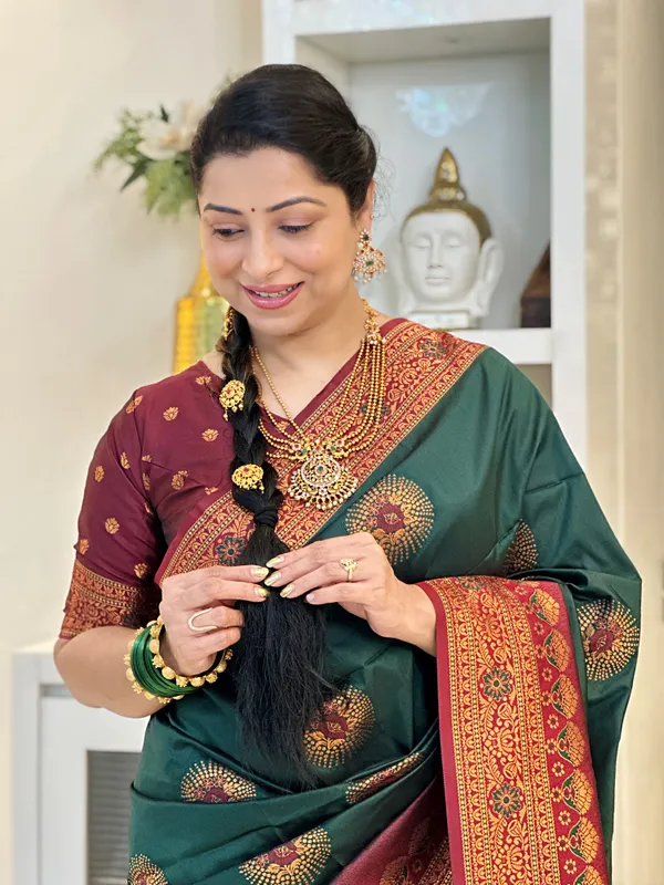 Jenni_Dark_Green_–_Wedding_Special_|_Premium_Soft_Banarasi_Silk_Saree_with_Weaving_Pattern,_Pallu_&_Border,_Weaving_Blouse_with_Tassels