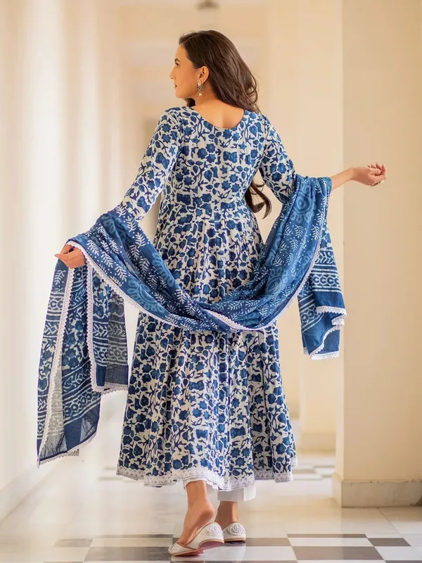 Women_Ethnic_Blue_Printed_Kurti_&_Pant_with_Dupatta_Set