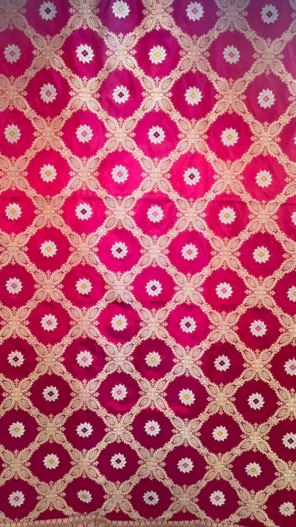 Humairah_Pure_Handloom_Pink_Katan_Silk_Kadhwa_Jungla_Bandhani_Jaal_Mina_Zari_Booti_with_Pink_Golden_Zari_Booti_Blouse