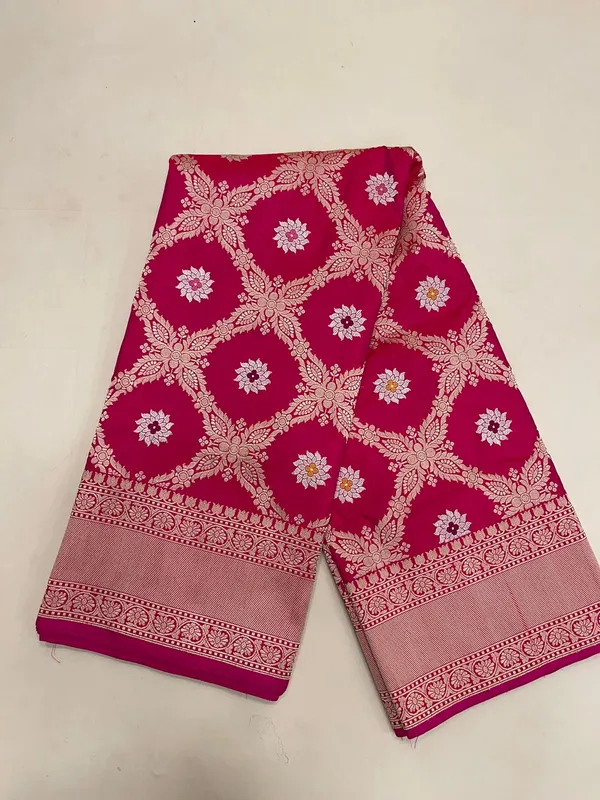 Humairah_Pure_Handloom_Pink_Katan_Silk_Kadhwa_Jungla_Bandhani_Jaal_Mina_Zari_Booti_with_Pink_Golden_Zari_Booti_Blouse