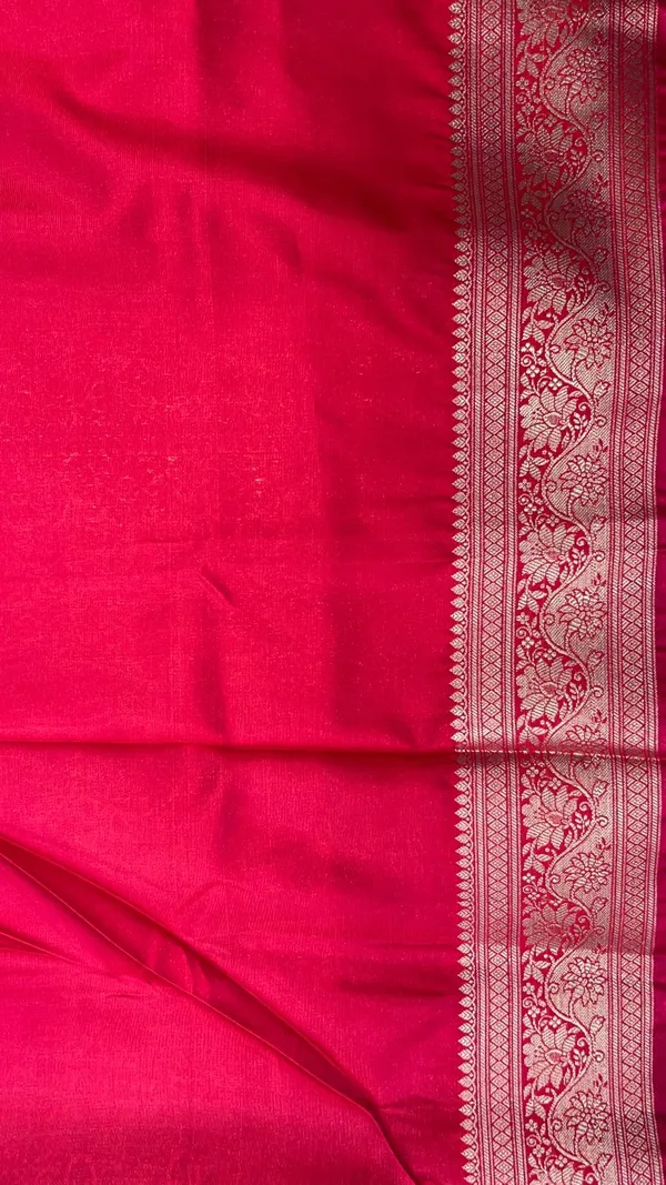 Humairah_Presents_Royal_Blue_Satin_Silk_Gold_Zari_Lachha_Booti_and_Contrast_Red_Floral_Zari_Border_and_Heavy_Gold_Zari_Jaal_Pallu_Banarasi_saree_with_Red_Blouse