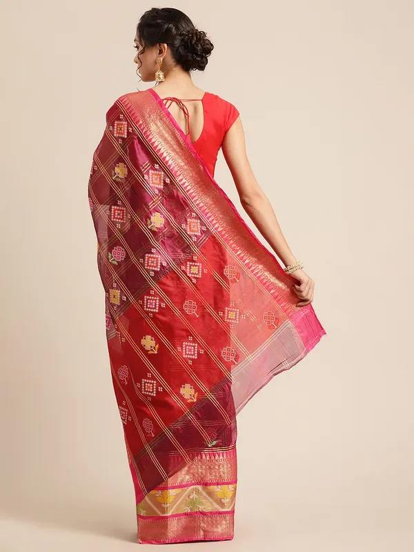 Magenta_Art_Silk_Banarasi_Sarees_For_Women