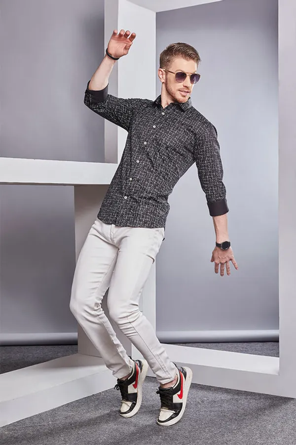 Jaakko_Black_Minimalist_Print_Full_Sleeves_Shirt