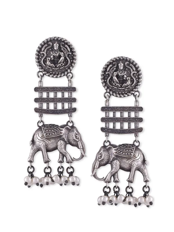 Women_Silver_Contemporary_Drop_Earrings