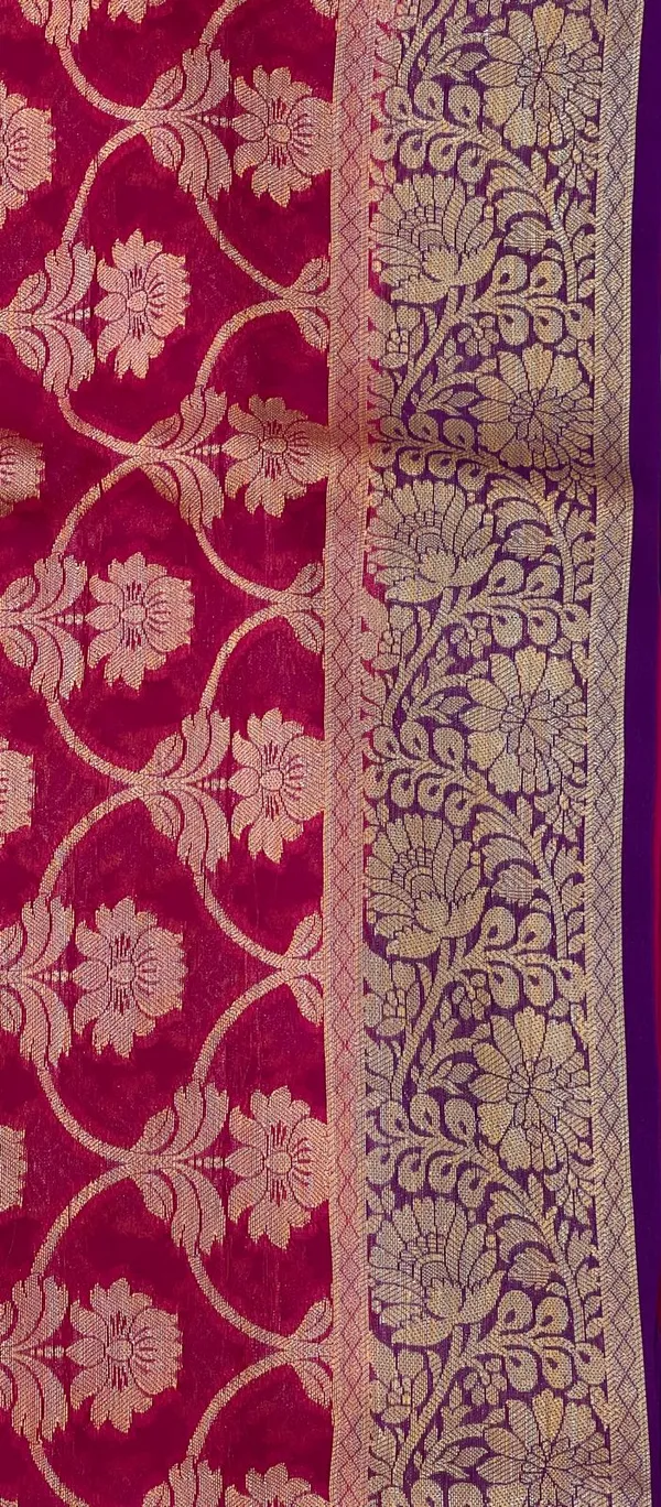 Humairah_Presents_Pure_Handloom_Magenta_Chiffon_Golden_Zari_Floral_Booti_Jaal_with_Contrast_Purple_Zari_Booti_Anchal_and_Zari_Border_with_Purple_Blouse