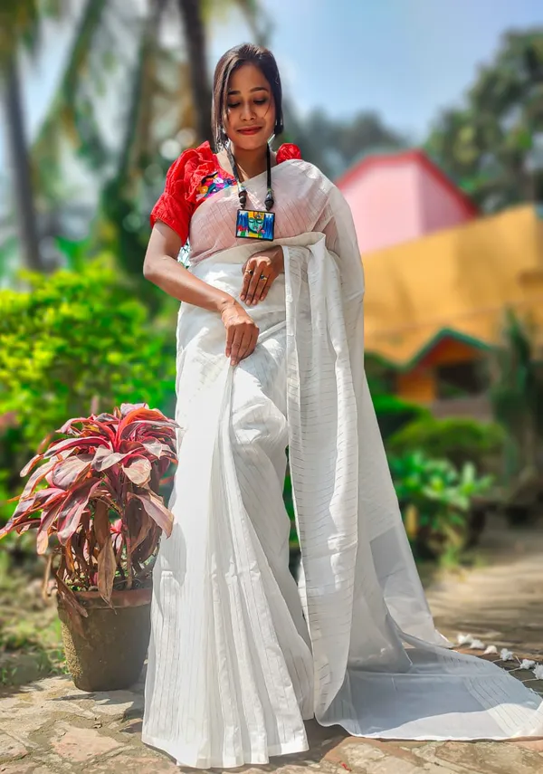 White_Cotton_Silk_Semi_Maheshwari_Zari_Weaving_Handloom_Saree