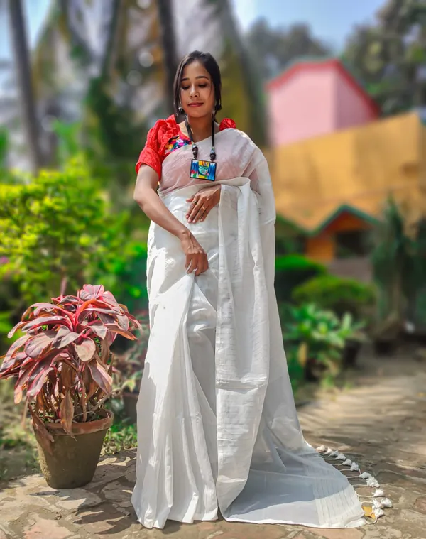 White_Cotton_Silk_Semi_Maheshwari_Zari_Weaving_Handloom_Saree