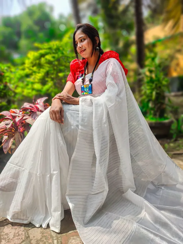 White_Cotton_Silk_Semi_Maheshwari_Zari_Weaving_Handloom_Saree