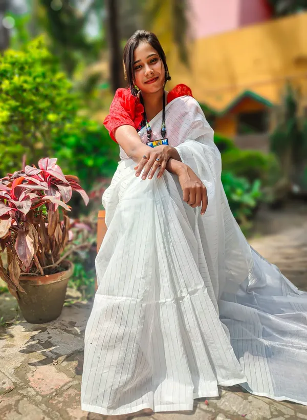 White_Cotton_Silk_Semi_Maheshwari_Zari_Weaving_Handloom_Saree
